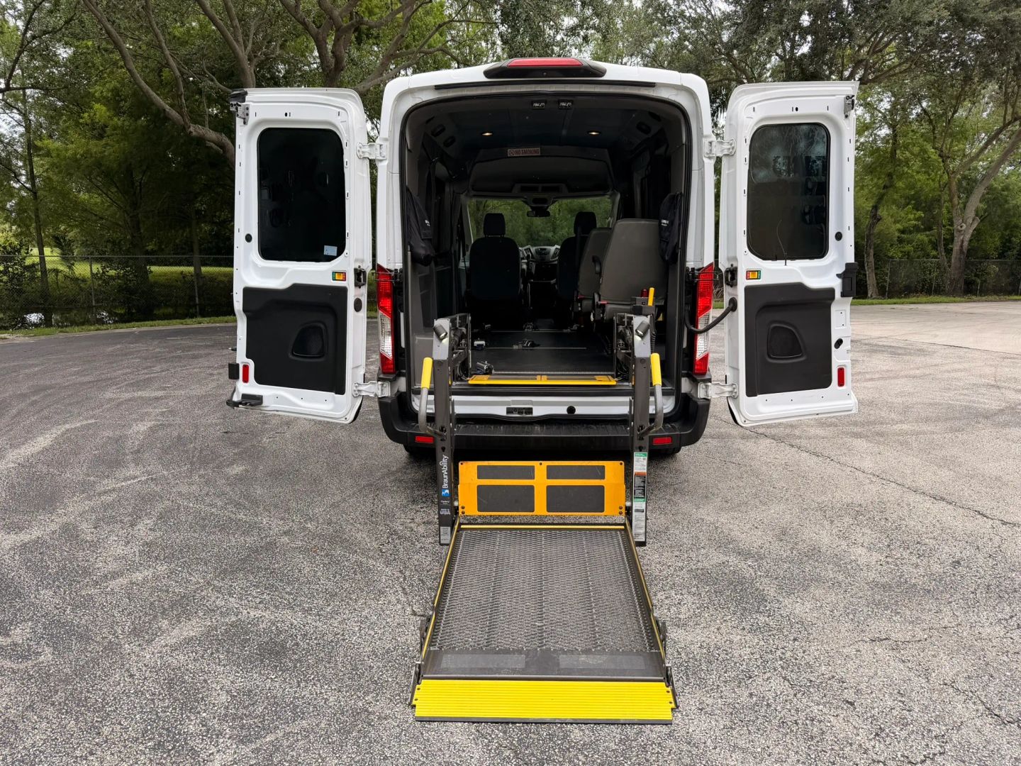 ford transit van 2018 1FTYE1CM9JKB35671 image ford transit van 2018 1FTYE1CM9JKB35671 image